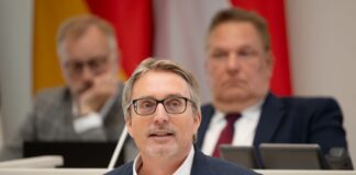 SPD-Fraktionschef appelliert an BSW im Streit um Rundfunk Der Brandenburger SPD-Landtagsfraktionsvorsitzende Björn Lüttmann hofft noch auf ein Einlenken des Koalitionspartners BSW. (Archivbild)