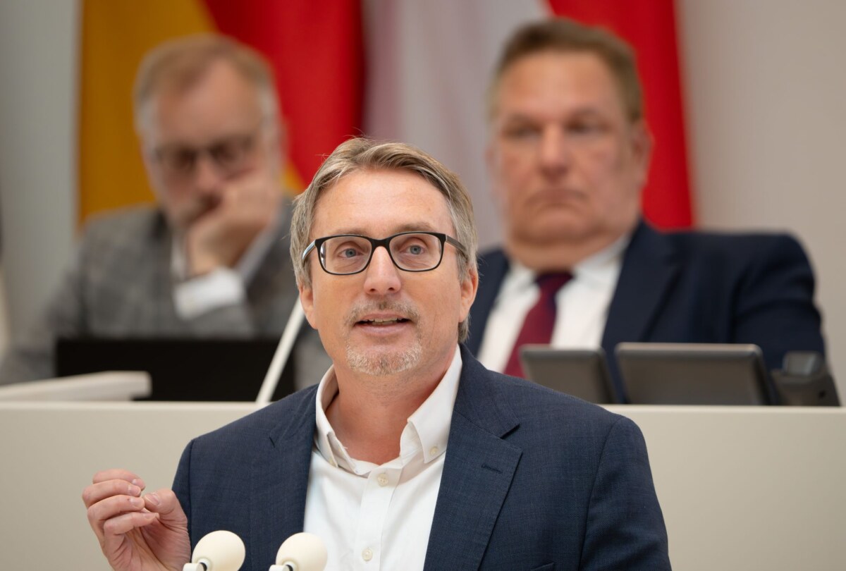 Brandenburgs SPD-Fraktionschef Lüttmann Der Brandenburger SPD-Landtagsfraktionsvorsitzende Björn Lüttmann hofft noch auf ein Einlenken des Koalitionspartners BSW. (Archivbild)