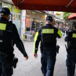 Intensive Kontrollen der Polizei wegen Schießereien Bei Schwerpunktkontrollen gegen die organisierte Kriminalität hat die Berliner Polizei Waffen und andere gefährliche Gegenstände kontrolliert. (Archivbild)