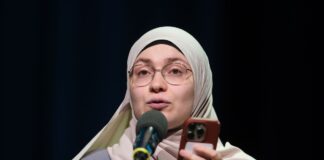 Ayse Irem hat sich im Finale der Deutschsprachigen Meisterschaft im Poetry Slam in Chemnitz den Titel geholt. 