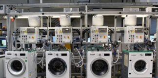 Hunderte protestieren gegen Aus des BSH-Standorts in Nauen Die Bosch-Tochter BSH verkauft Waschmaschinen, Herde und andere Hausgeräte - doch die Nachfrage schwächelt. (Archivbild)