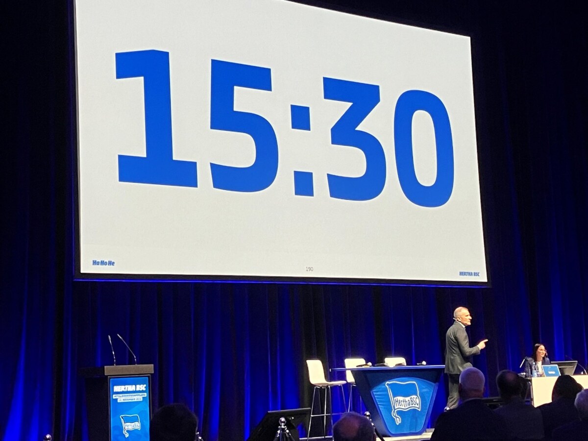 Mitgliederversammlung von Hertha BSC Görlich schwört die Berliner auf die Zukunft ein.