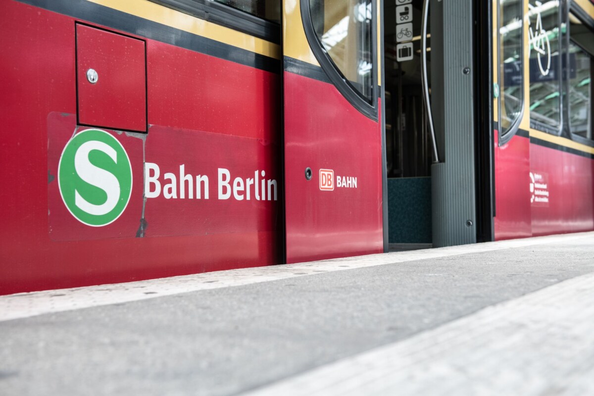 S-Bahn in Berlin Zwischen Westkreuz und Charlottenburg fallen am Sonntag zahlreiche S-Bahnen aus. (Symbolbild)