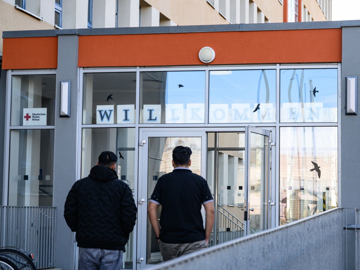 Landesübergangseinrichtung Asylbewerber bekommen in den Übergangseinrichtungen unter anderem Sprachkurse.