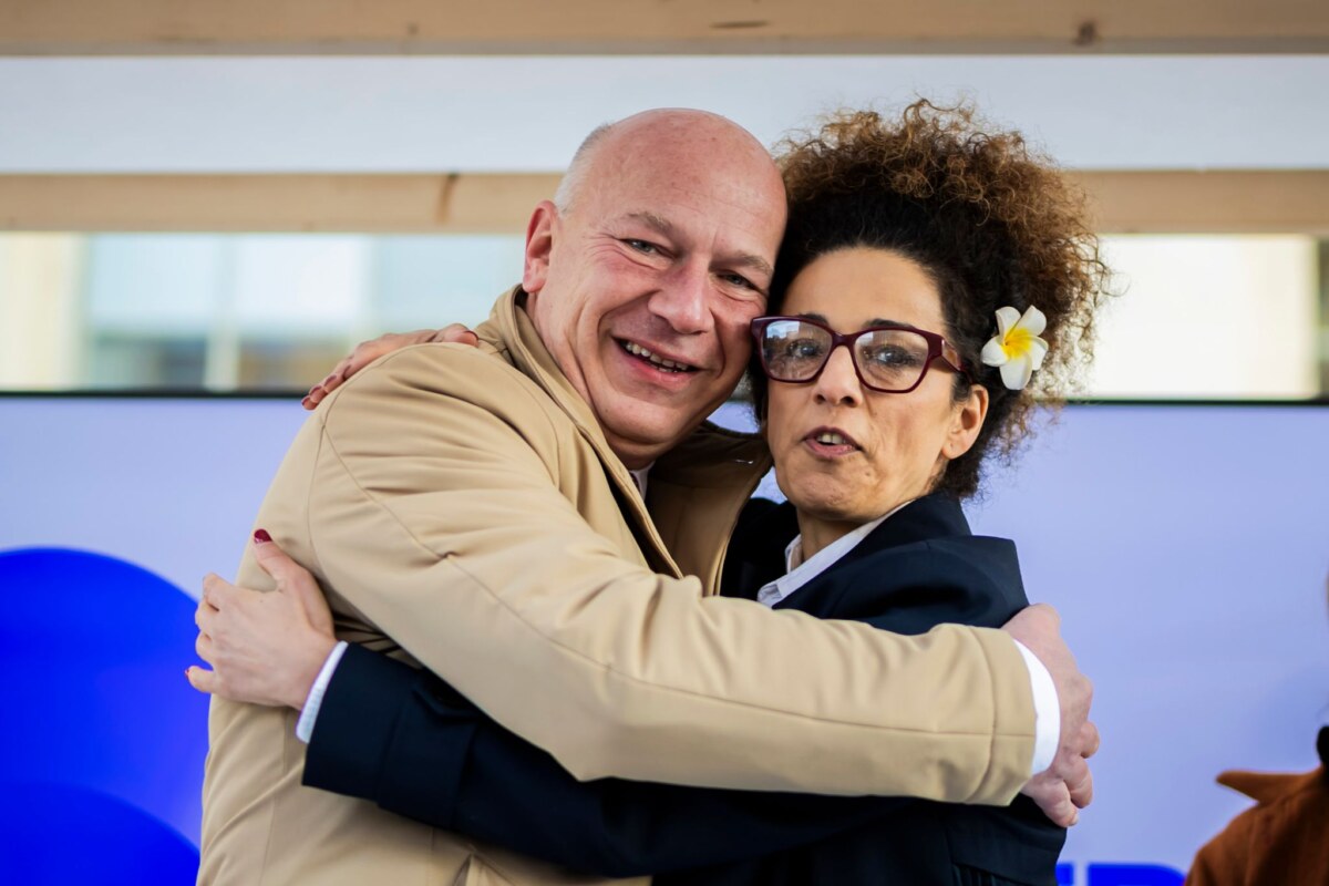 Start der «Freedom Week» zum Jahrestag des Mauerfalls Bürgermeister Kai Wegner begrüßte die iranische Aktivistin Masih Alinedschad.