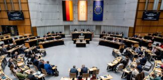 Volksbegehren für Autoverbot in Berlin startet Anfang 2026 Das Berliner Abgeordnetenhaus beriet über den Gesetzentwurf des Bündnisses «Berlin autofrei».