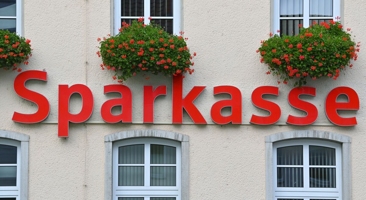 Sparkasse Strausberg Bei dem Tresor-Einbruch soll ein Schaden in zweistelliger Millionenhöhe entstanden sein. (Symbolbild)