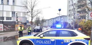 Zwei Berliner Krankenhäuser wurden durch Feuer und Detonation von Böllern beschädigt. 