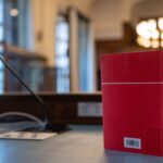 Lebensgefährtin im Auto getötet – Zehneinhalb Jahre Haft Die Frau hatte mehrfach Anzeige gegen ihren Lebensgefährten wegen häuslicher Gewalt erstattet. (Symbolbild)