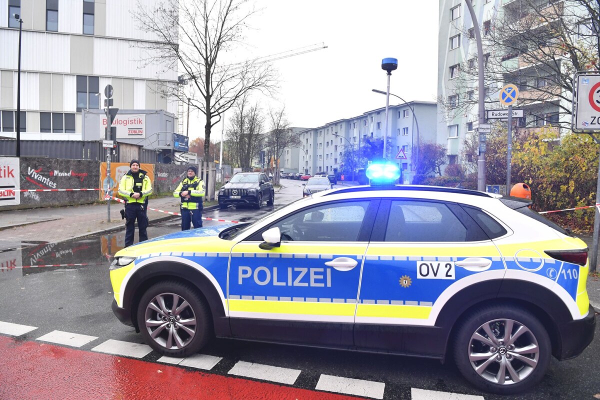 Explosionen an Kliniken in Berlin Die Berliner Polizei sieht keinen Zusammenhang zwischen einer Explosion an einem Krankenhaus in Neukölln und einer Brandstiftung an der Charité in Mitte. (Archivbild)