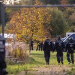 Fall Rebecca: Weiter vereinzelt Hinweise Polizisten nahmen im Oktober auch ein Grundstück in Tauche unter die Lupe. (Archivbild)