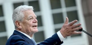 Gauck: Der AfD «nicht unsere Ängste schenken» Gauck ruft zum Verteidigen der freiheitlichen Demokratie auf.