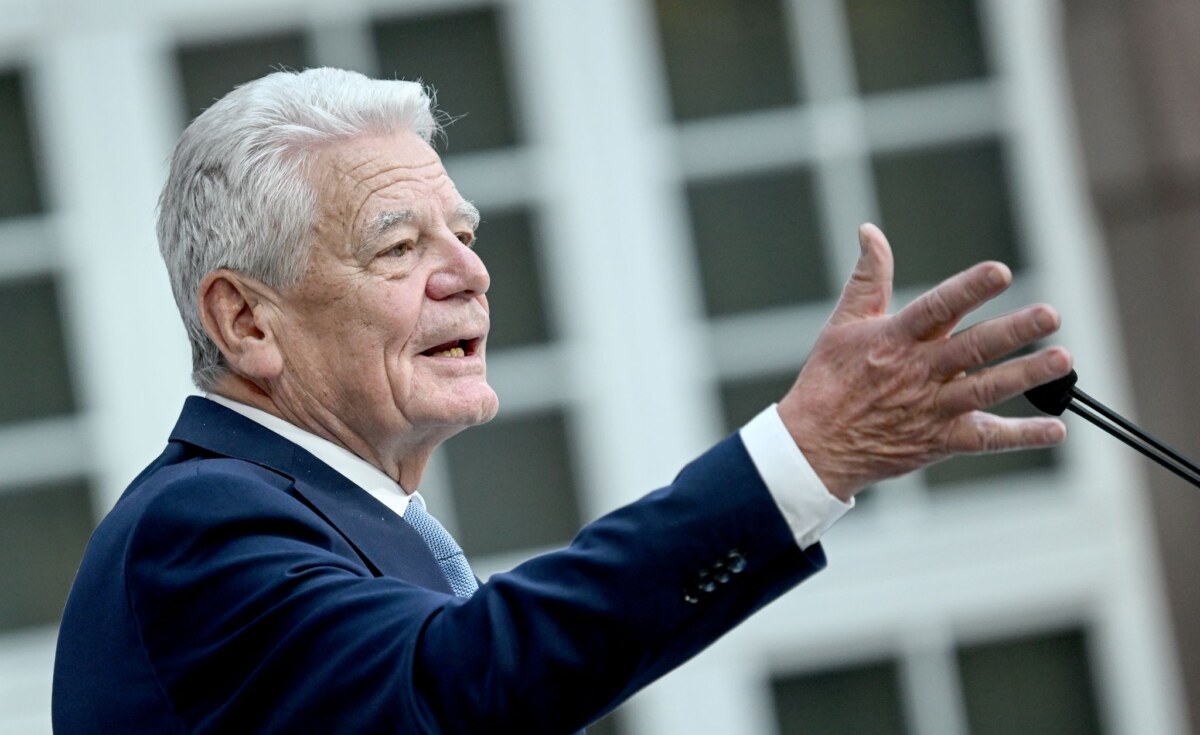 Preis für Verdienste um deutsche und europäische Verständigung Gauck ruft zum Verteidigen der freiheitlichen Demokratie auf.