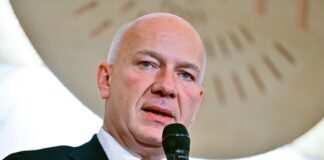 Berlins Regierender Bürgermeister Kai Wegner (CDU) will Transparenz bei der Vergabe von Fördermitteln.    