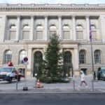 Neuer Weihnachtsbaum für Abgeordnetenhaus Vor dem Berliner Abgeordnetenhaus wird jedes Jahr ein Weihnachtsbaum aufgestellt und festlich geschmückt. In diesem Jahr soll er am Donnerstag in festlichem Glanz erstrahlen.