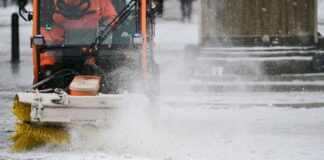 Die BSR ist diesen Winter mit 540 Räum- und Streufahrzeugen im Einsatz. (Archivbild)