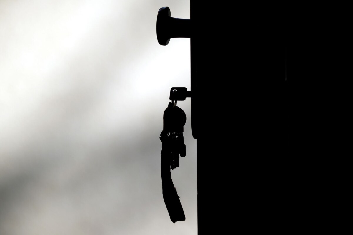 Haustür Persönliche Daten sollten nicht an Fremde gegeben werden, raten die Behörden. (Symbolbild)