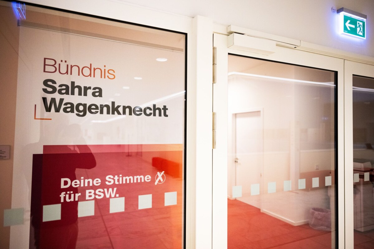 BSW-Fraktion im Landtag von Brandenburg In der BSW-Fraktion im Landtag von Brandenburg brodelt es, nachdem vier Abgeordnete aus der Partei ausgetreten sind und Kritik am Stil der Fraktionsspitze üben. (Archivbild)