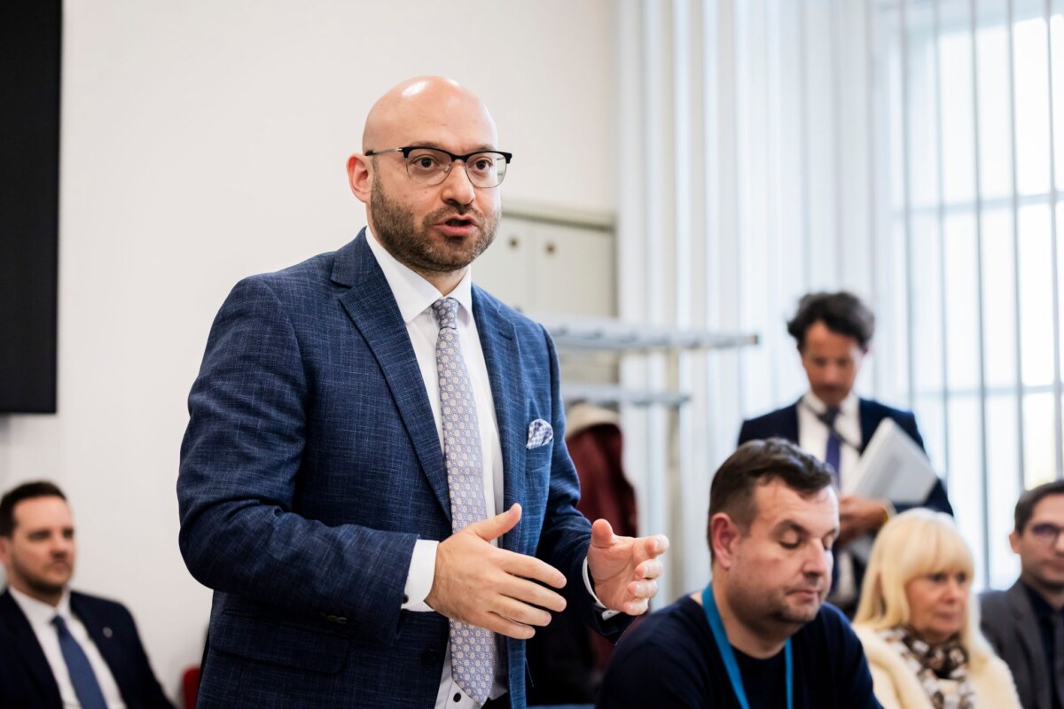 Brandenburgs Innenminister Wilke Brandenburgs Innenminister René Wilke (parteilos) kündigt wegen der gestiegenen Zahl von Drohnen über Militäranlagen eine Änderung des Polizeigesetzes an (Archivbild).