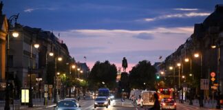 Berlin investiert Millionen in seine Straßenbeleuchtung Bei der Straßenbeleuchtung sieht der Berliner Senat an vielen Stellen noch Handlungsbedarf. (Archivbild)