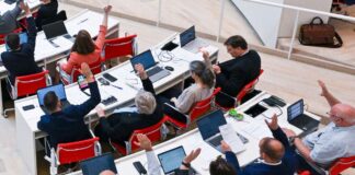 Steht die Koalition in Brandenburg oder was kommt dann? Die Koalition von SPD und BSW in Brandenburg ist in einer Krise - in der BSW-Fraktion rumort es. (Archivbild)