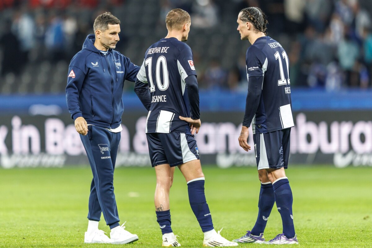 Hertha BSC - SV Elversberg Hertha-Trainer Stefan Leitl hofft auf Einsätze von Michaël Cuisance (M) und Fabian Reese (r). (Archivfoto)