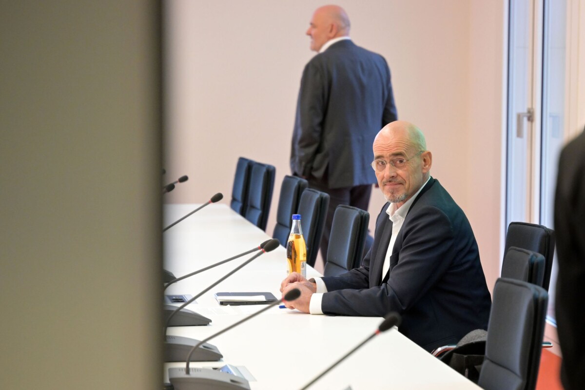 Weitere Entwicklung in der Koalitionskrise in Brandenburg Gegen den BSW-Fraktionsvorsitzenden im Landtag von Brandenburg, Niels-Olaf Lüders, wurde ein Misstrauensantrag gestellt.