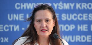 Gedenken in Ravensbrück: «Wir entscheiden, wem wir zuhören» Ministerin Manja Schüle (SPD) fand in Ravensbrück eindrückliche Worte.