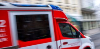 Die 70-Jährige wurde in ein Krankenhaus gebracht. (Symbolbild)