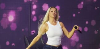 Die Sängerin Shirin David steht beim Lollapalooza Festival Berlin auf der Bühne. Nach Schüssen auf ihr Büro ermittelt die Polizei. (Archivbild) 