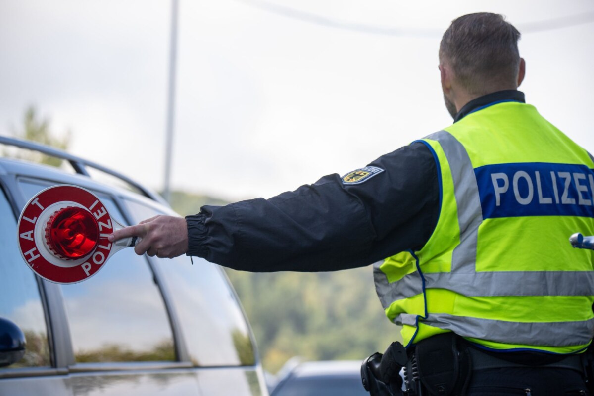 Grenzkontrolle Die Bundespolizei kontrolliert an den Grenzen zu Deutschland stichprobenartig. (Archivfoto)