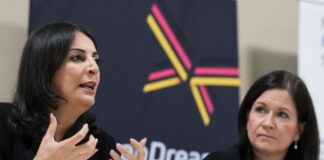 Neues Projekt gegen Gewalt an Schulen Bildungssenatorin Katharina Günther-Wünsch (CDU/rechts) startete ein Projekt zur Wertevermittlung an Schulen.