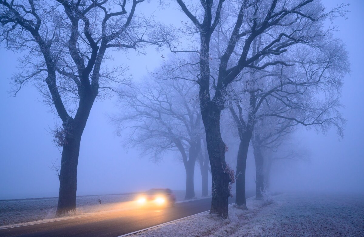 Frostiges Wetter in Brandenburg und Berlin Autofahrer sollten auf den Straßen wegen Glätte besonders vorsichtig fahren. (Symbolbild)