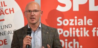 OB-Wahl Brandenburg: SPD-Kandidat vorn – Stichwahl mit CDU Daniel Keip von der SPD lag bei der Wahl vor CDU-Amtsinhaber Scheller. (Archivbild)