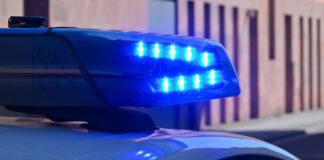 Durchsuchungen wegen Serie von Hakenkreuz-Schmierereien Die Polizei ging gegen einen 34-Jährigen wegen einer Serie von Hakenkreuz-Schmierereien vor. (Symbolbild)