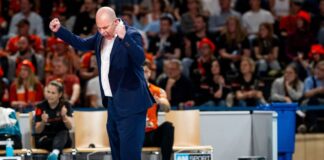 Joel Banks freut sich nach einem Sieg der BR Volleys. (Archivbild)