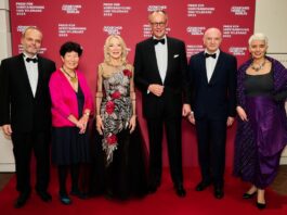 Preis für Verständigung und Toleranz verliehen Der Preis für Verständigung und Toleranz geht in diesem Jahr an die ehemalige US-Botschafterin Amy Gutmann und den Physiker Daniel Zajfman