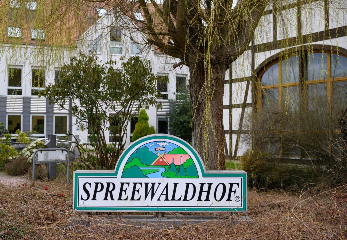 Gemüseverarbeiter Spreewaldkonserve Golßen Die Spreewaldkonserve Golßen GmbH baut das Geschäftsmodell nach Millionenverlusten um und trennt sich von rund 200 festen Mitarbeitern. (Archivbild)
