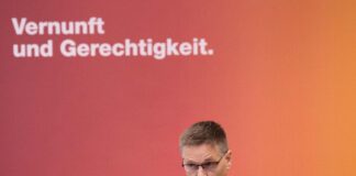 Ex-Fußballmanager Ruhnert soll BSW-Generalsekretär werden Der frühere Fußballmanager Oliver Ruhnert kandidiert als Generalsekretär des BSW. (Archivbild)