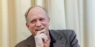 Tukur gegen Digitalisierung: «Es ist das Würdeloseste» Mag es lieber analog: Schauspieler Ulrich Tukur. (Archivbild)