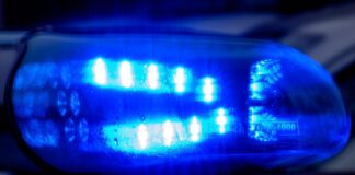 Polizeibeamte in Rigaer Straße mit Pyrotechnik beworfen Die Polizeibeamten blieben unverletzt. (Symbolbild)