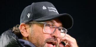 Claus-Dieter Wollitz und sein Team wollen der Favoritenrolle gerecht werden. (Archivfoto)