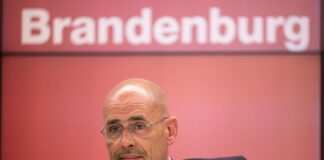 Brandenburgs BSW-Fraktionschef Niels-Olaf Lüders erläutert die Strategie seiner Fraktion in der Koalitionskrise mit der SPD. (Archivbild)