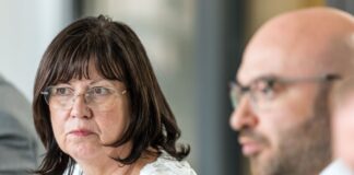 Brandbrief gegen Rechts: «Ist richtig, nicht zu schweigen» Sprembergs Bürgermeisterin Christine Herntier (parteilos) beriet im August mit Brandenburgs Innenminister René Wilke über das Erstarken des Rechtsextremismus. (Archivbild)