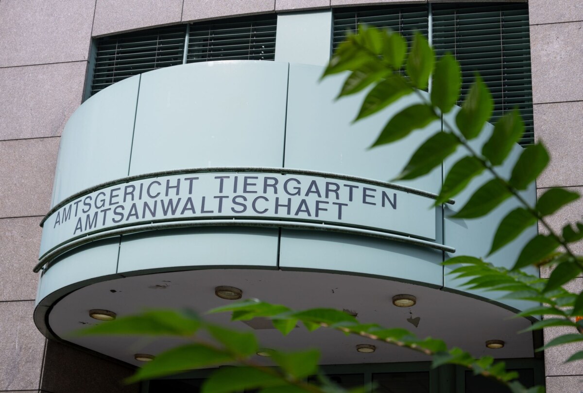 Amtsgericht Tiergarten Nach dem Unfalltod eines Fußgängers in Berlin-Oberschöneweide erging gegen einen Transporter-Fahrer eine Geldstrafe von 2.000 Euro. (Symbolbild)