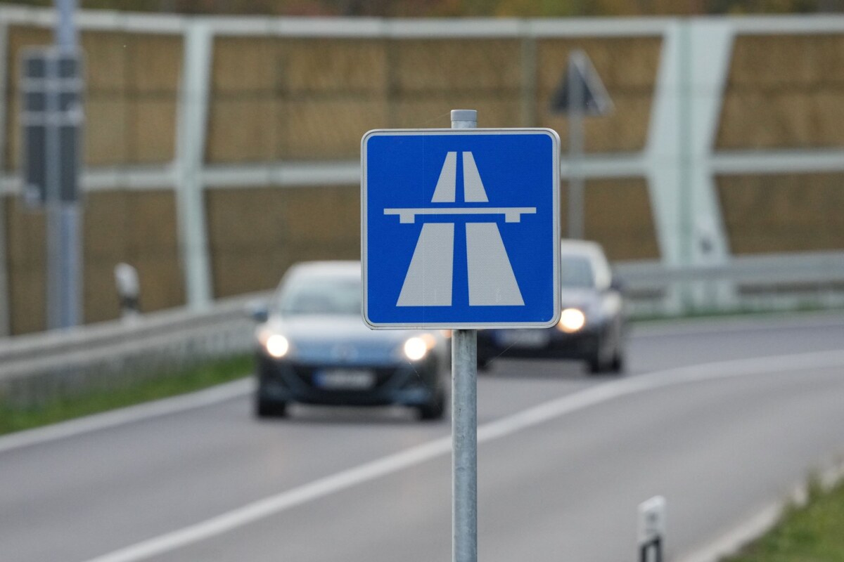 Autobahn - Symbolbild Wohnhäuser liegen nicht im Sperrkreis. (Symbolbild)