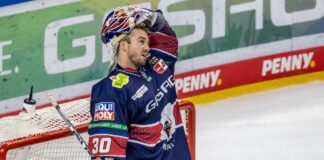 Torhüter Jake Hildebrand verliert mit den Eisbären Berlin nach Penaltyschießen gegen Köln. (Archivbild)