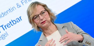 BSW-Politikerin Wolf: AfD-Verbotsdebatten «superschädlich» Die thüringische Finanzministerin Katja Wolf (BSW) plädiert für eine «Mischung aus sehr großer Vorsicht, aber auch Gelassenheit» im Umgang mit der AfD.