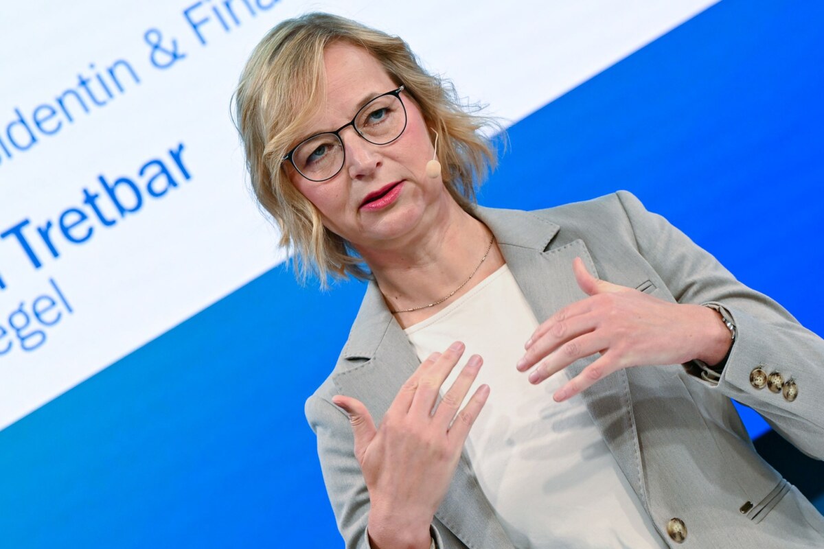 Ost-Konferenz des Tagesspiegel Die thüringische Finanzministerin Katja Wolf (BSW) plädiert für eine «Mischung aus sehr großer Vorsicht, aber auch Gelassenheit» im Umgang mit der AfD.
