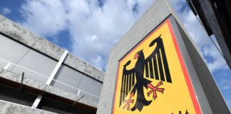 Karlsruhe: Beamtenbesoldung in Berlin war verfassungswidrig Beim Bundesverfassungsgericht sind mehrere Verfahren zur Beamtenbesoldung anhängig. (Archivbild)